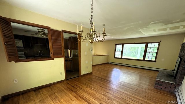 296 Greeves Road, New Hampton, NY 10958