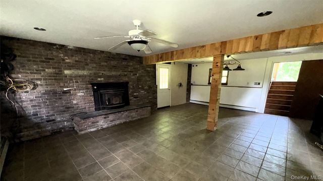 296 Greeves Road, New Hampton, NY 10958