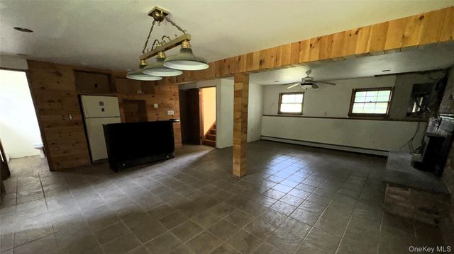 296 Greeves Road, New Hampton, NY 10958