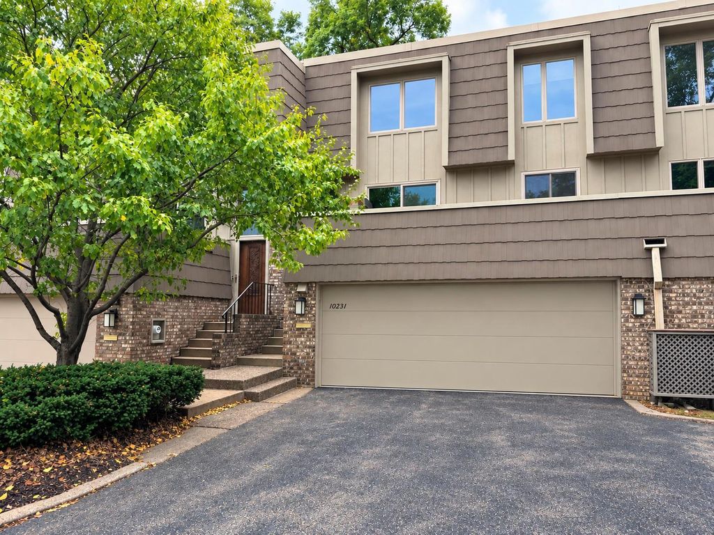 10251 Berkshire Road, Bloomington, MN 55437 — exterior