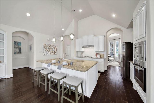 15 S Lochwood Way, Tomball, TX 77375