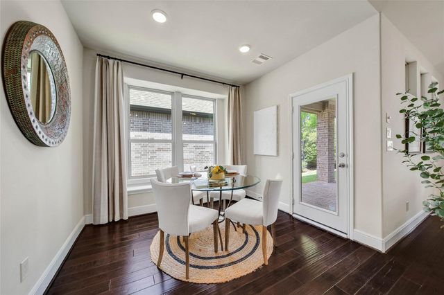 15 S Lochwood Way, Tomball, TX 77375