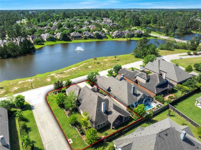 15 S Lochwood Way, Tomball, TX 77375