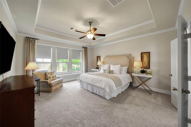 15 S Lochwood Way, Tomball, TX 77375