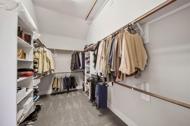 15 S Lochwood Way, Tomball, TX 77375