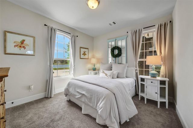 15 S Lochwood Way, Tomball, TX 77375