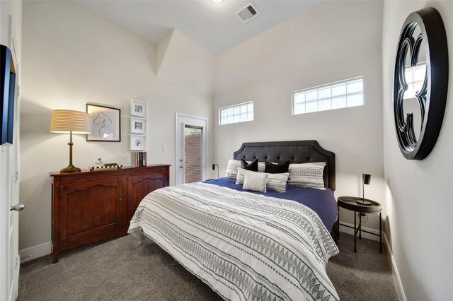 15 S Lochwood Way, Tomball, TX 77375