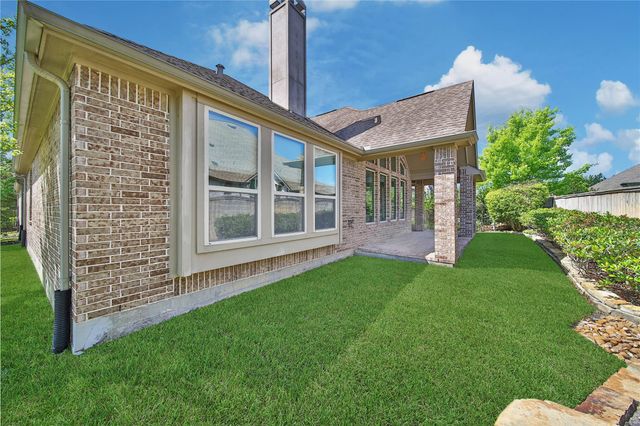 15 S Lochwood Way, Tomball, TX 77375