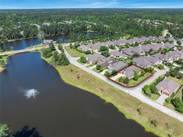 15 S Lochwood Way, Tomball, TX 77375