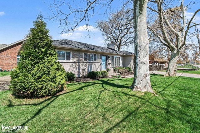 26360 Jefferson Avenue, St Clair Shores, MI 48081