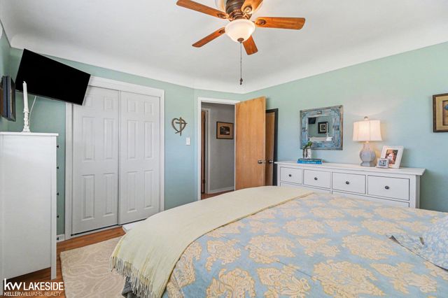 26360 Jefferson Avenue, St Clair Shores, MI 48081