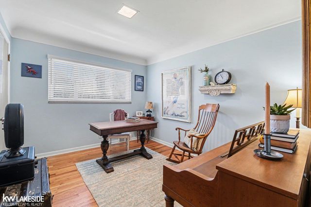 26360 Jefferson Avenue, St Clair Shores, MI 48081