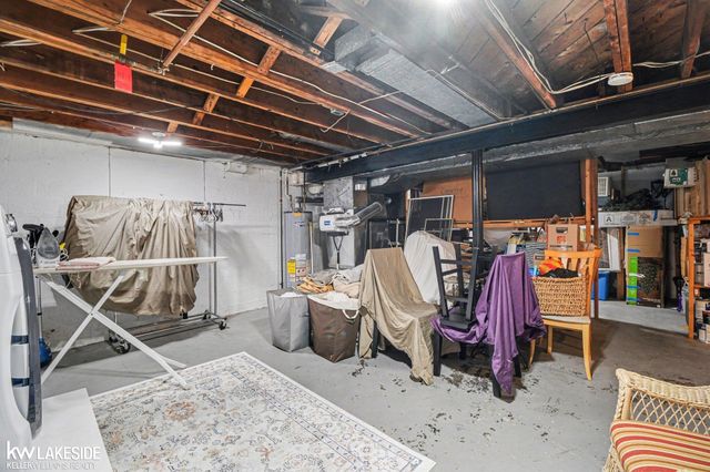 26360 Jefferson Avenue, St Clair Shores, MI 48081