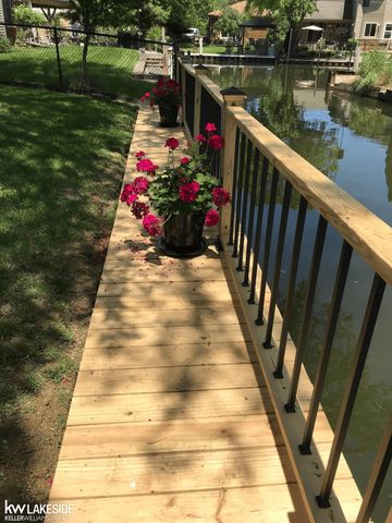 26360 Jefferson Avenue, St Clair Shores, MI 48081