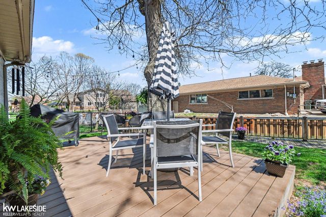 26360 Jefferson Avenue, St Clair Shores, MI 48081