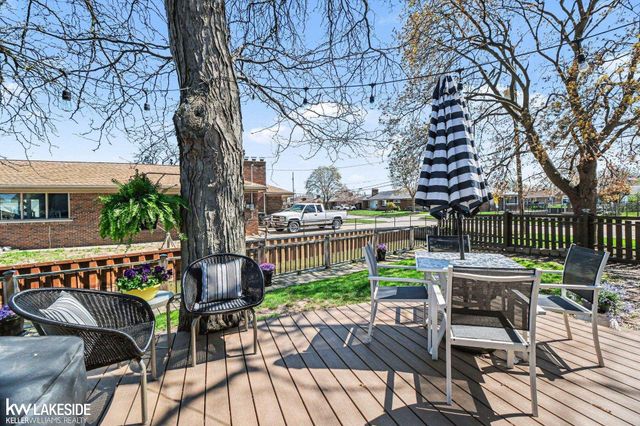 26360 Jefferson Avenue, St Clair Shores, MI 48081