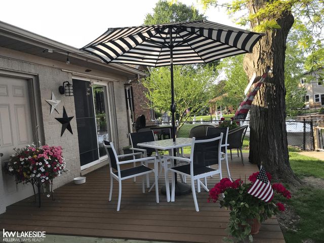 26360 Jefferson Avenue, St Clair Shores, MI 48081