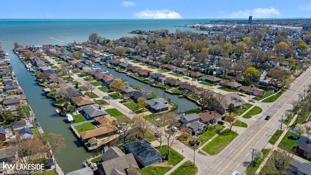 26360 Jefferson Avenue, St Clair Shores, MI 48081