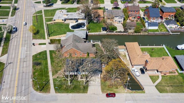 26360 Jefferson Avenue, St Clair Shores, MI 48081