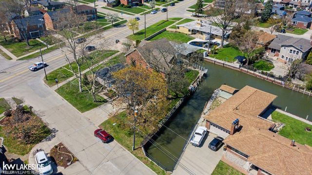 26360 Jefferson Avenue, St Clair Shores, MI 48081