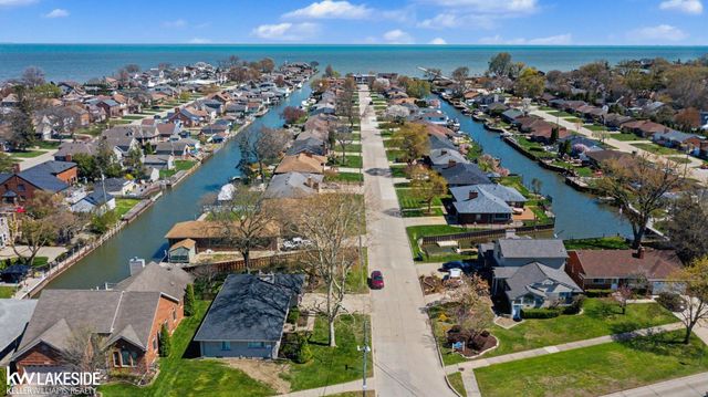 26360 Jefferson Avenue, St Clair Shores, MI 48081