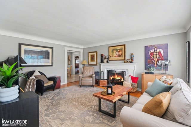 26360 Jefferson Avenue, St Clair Shores, MI 48081