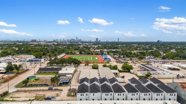 1928 Purswell Road, Houston, TX 77055