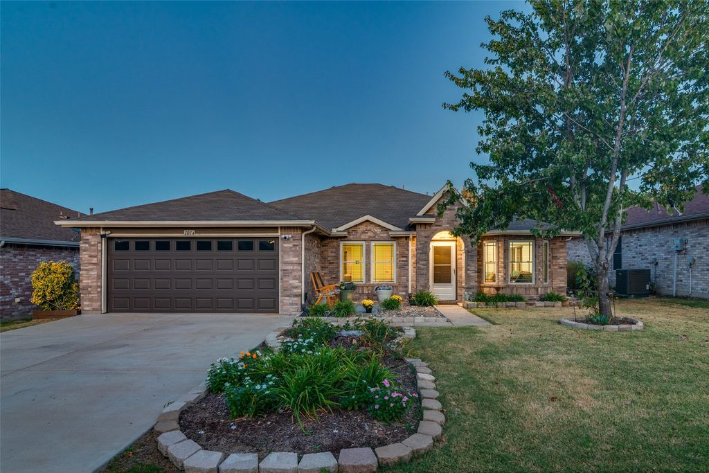 1014 Bainbridge Lane, Forney, TX 75126