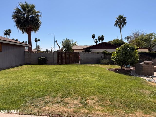 1744 N RIDGE Circle, Mesa, AZ 85203