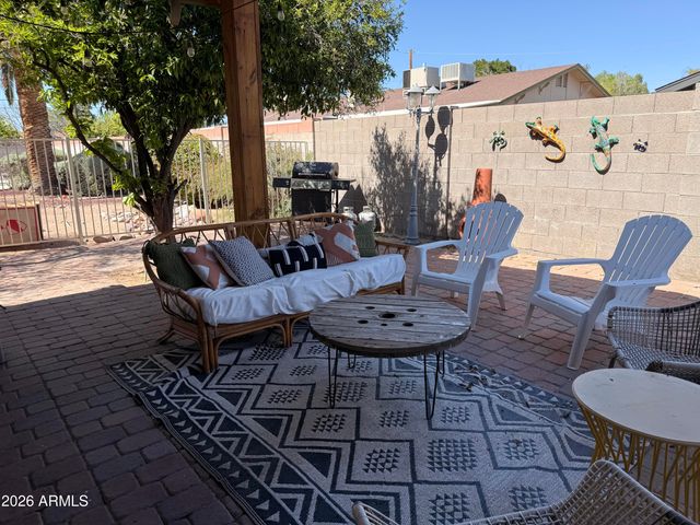 1744 N RIDGE Circle, Mesa, AZ 85203