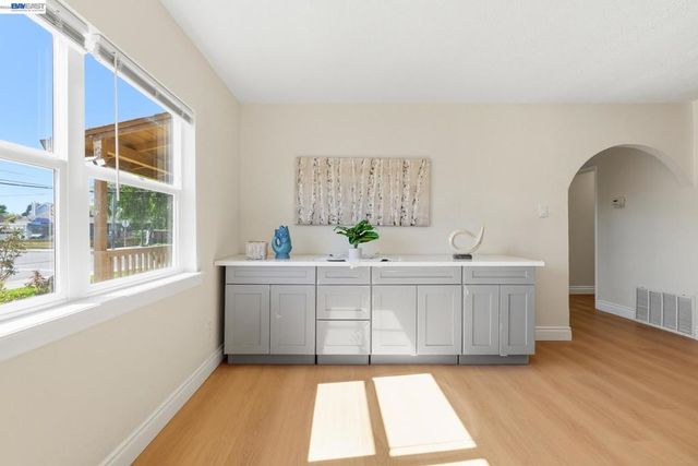 2491 W Avenue 133Rd, San Leandro, CA 94577