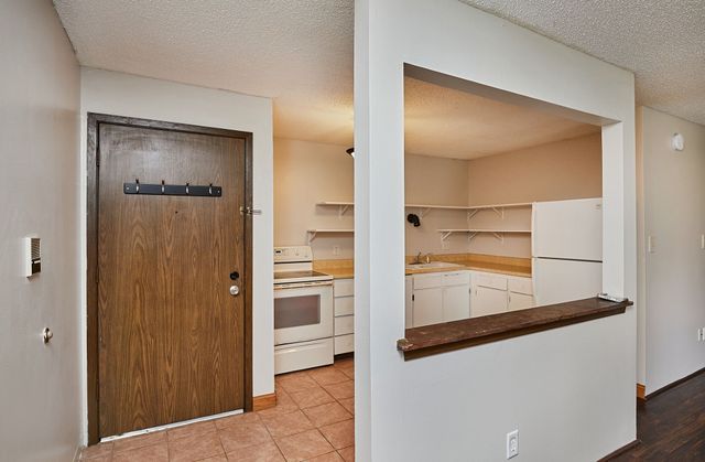 1831 Fuller Road 20, West Des Moines, IA 50265