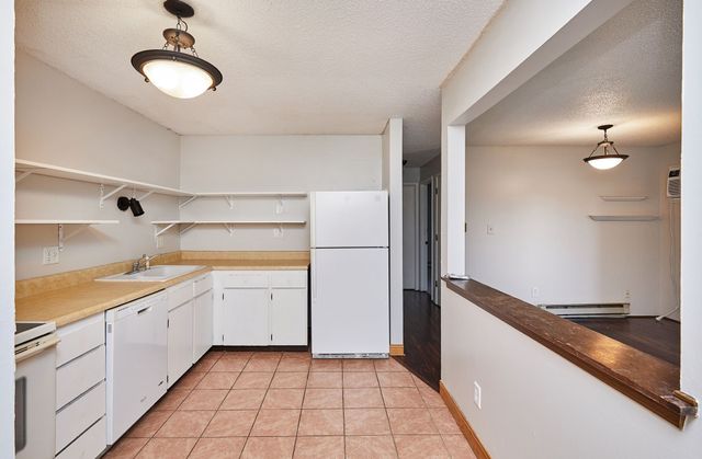 1831 Fuller Road 20, West Des Moines, IA 50265