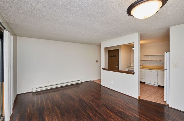 1831 Fuller Road 20, West Des Moines, IA 50265