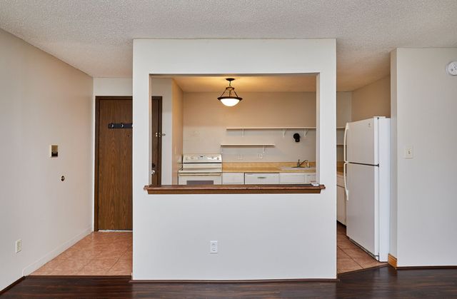 1831 Fuller Road 20, West Des Moines, IA 50265