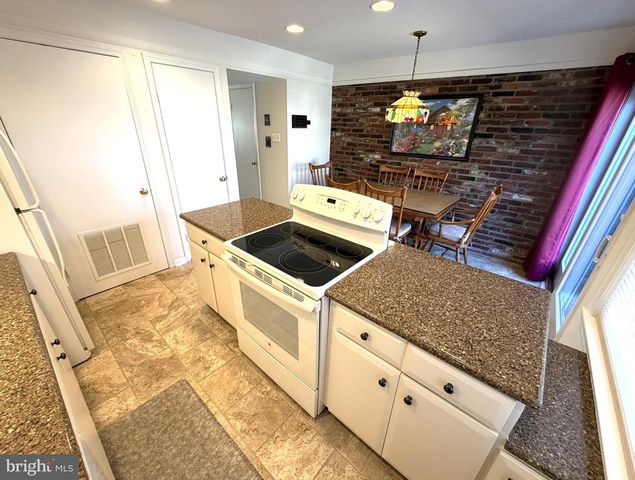 136 ALBEMARLE DR, Blue Bell, PA 19422