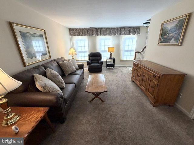 136 ALBEMARLE DR, Blue Bell, PA 19422