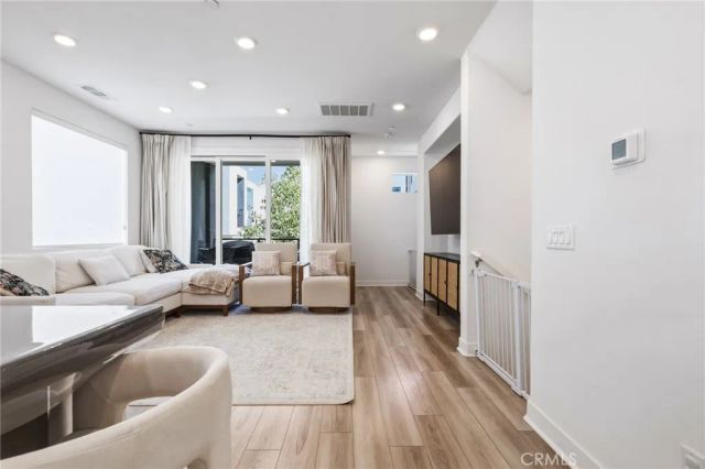 26799 Keystone, Valencia, CA 91381