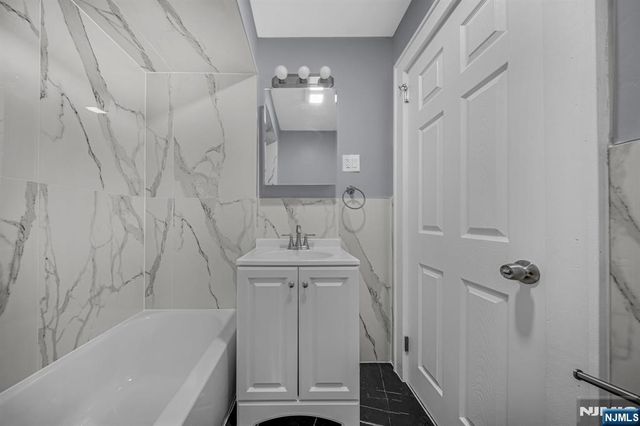 15 Tuttle Street 2, Wallington, NJ 07057