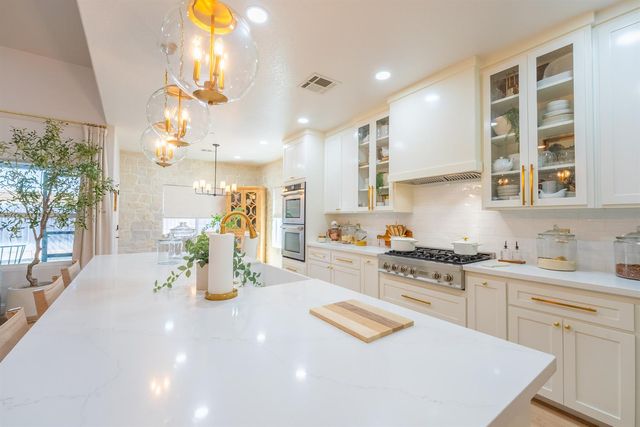 6796 W Oak Avenue, Fresno, CA 93722