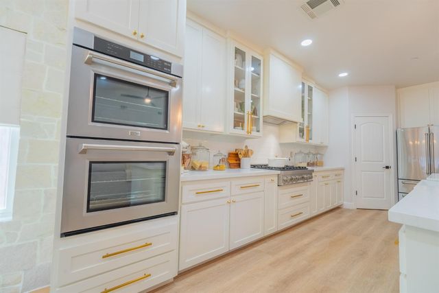 6796 W Oak Avenue, Fresno, CA 93722