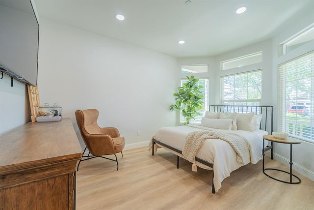 6796 W Oak Avenue, Fresno, CA 93722