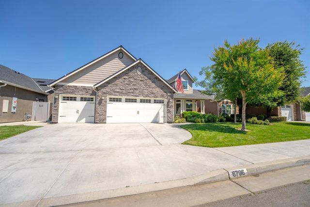 6796 W Oak Avenue, Fresno, CA 93722