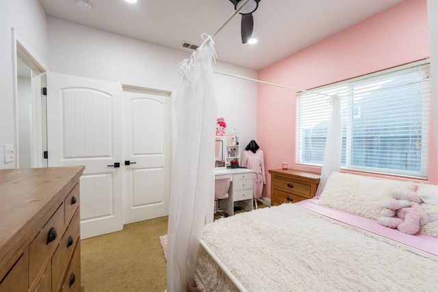 6796 W Oak Avenue, Fresno, CA 93722