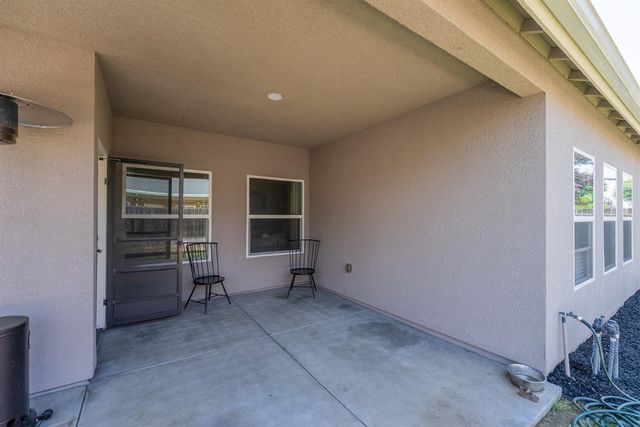 6796 W Oak Avenue, Fresno, CA 93722
