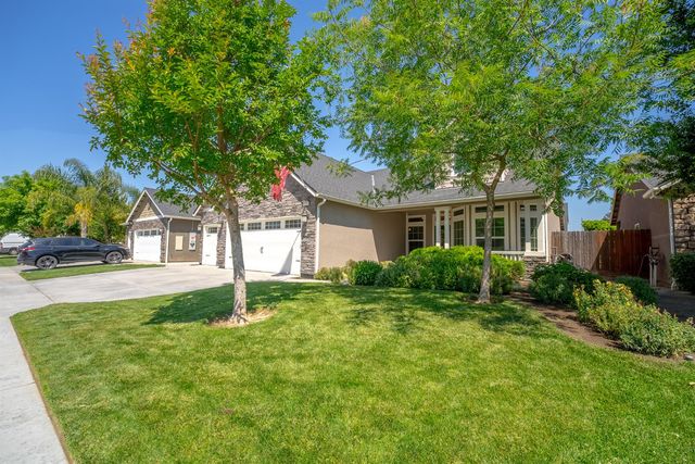6796 W Oak Avenue, Fresno, CA 93722