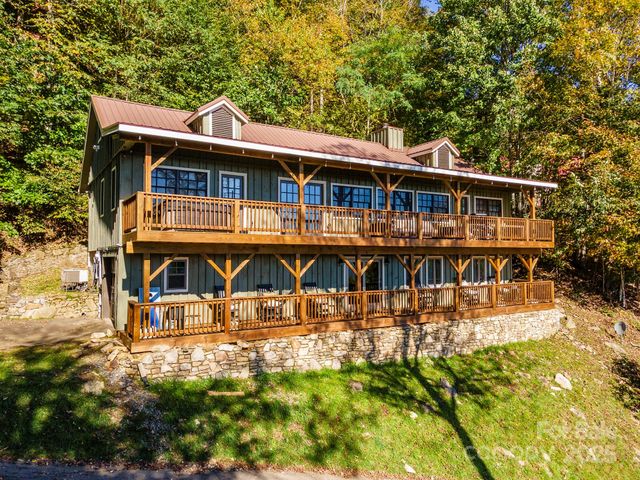322 Goldenleaf Road, Mars Hill, NC 28754