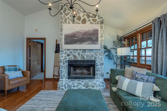 322 Goldenleaf Road, Mars Hill, NC 28754