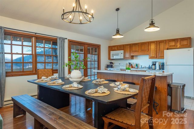 322 Goldenleaf Road, Mars Hill, NC 28754