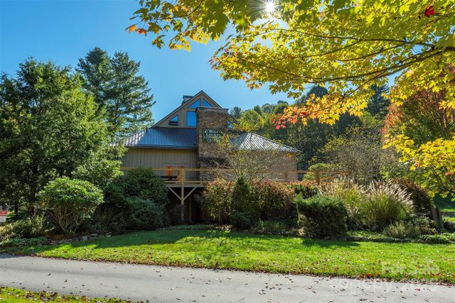 322 Goldenleaf Road, Mars Hill, NC 28754